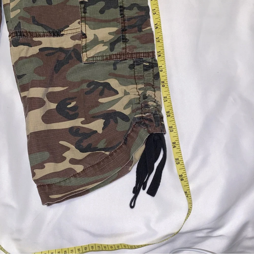 GLO jeans Women's Camo Cargo Capris - Green/Brown/Black - Picture 11 of 14